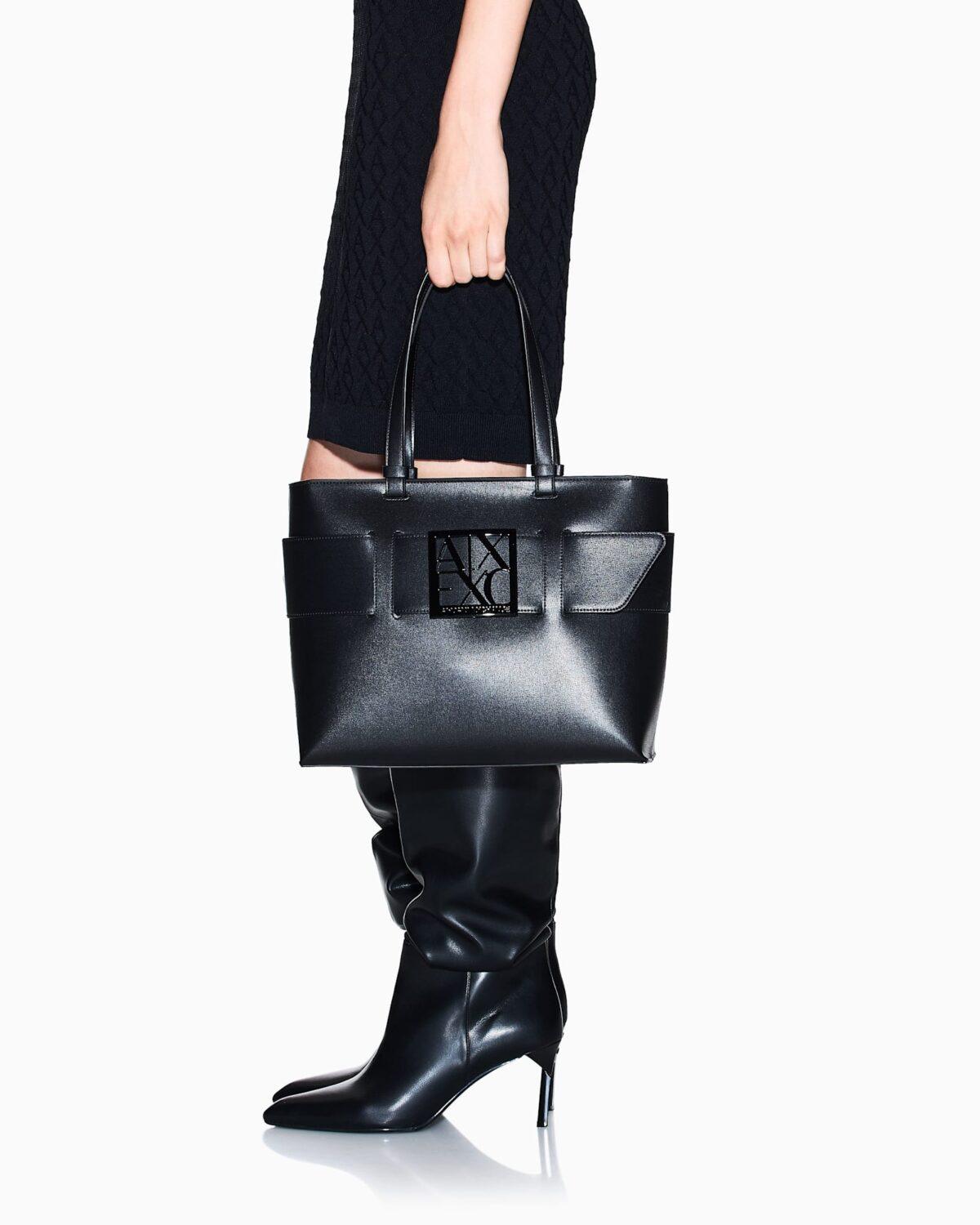 Bolso tote con acabado liso y logotipo frontal Armani Exchange - Negro