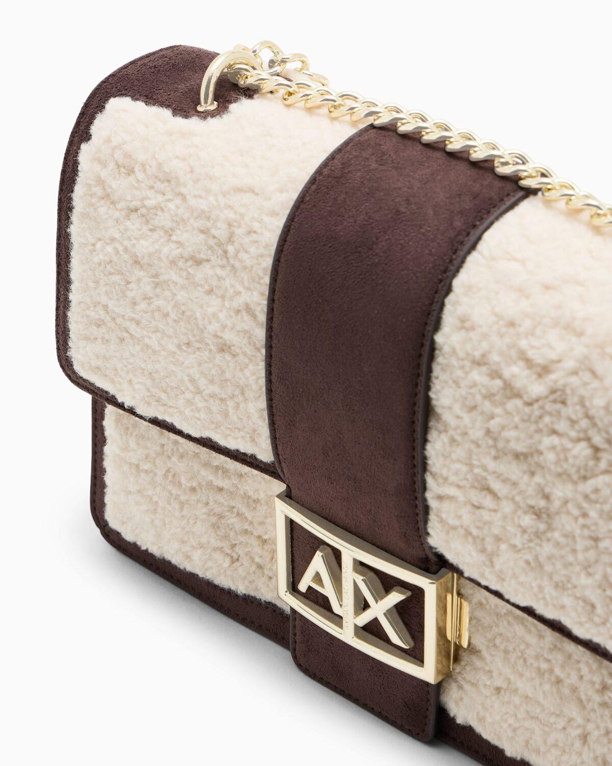 Bolso bandolera de ante y borreguillo con correa de cadena Armani Exchange - Marrón
