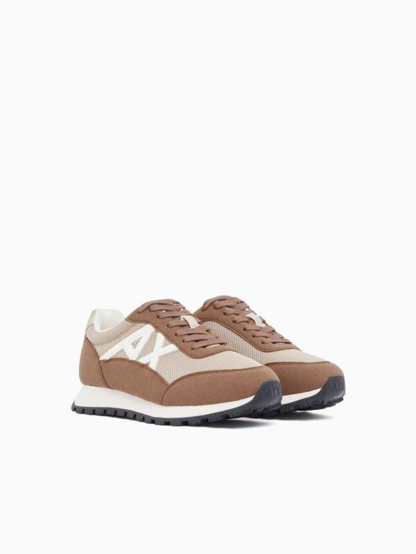 Zapatillas con paneles de malla y suela de goma texturizada Armani Exchange - Marrón