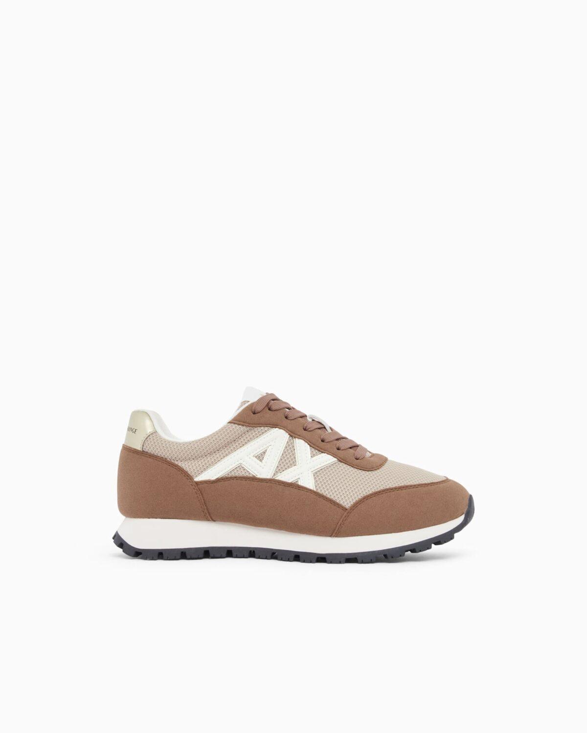 Zapatillas con paneles de malla y suela de goma texturizada Armani Exchange - Marrón