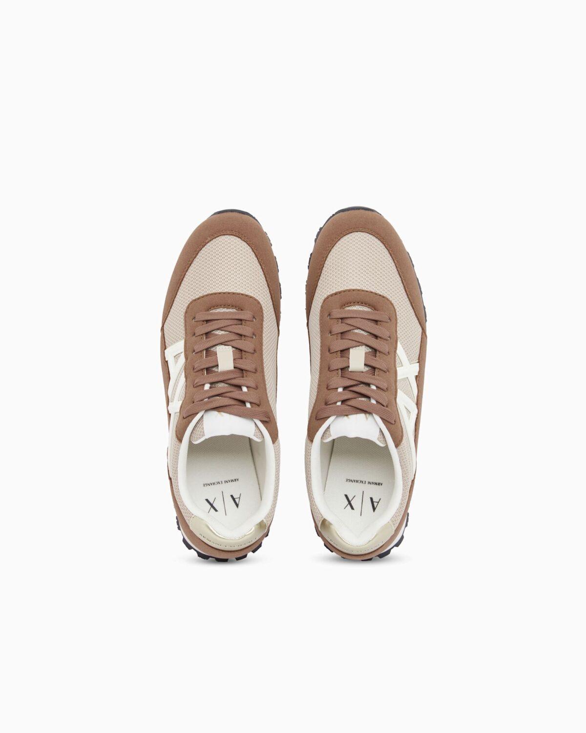 Zapatillas con paneles de malla y suela de goma texturizada Armani Exchange - Marrón