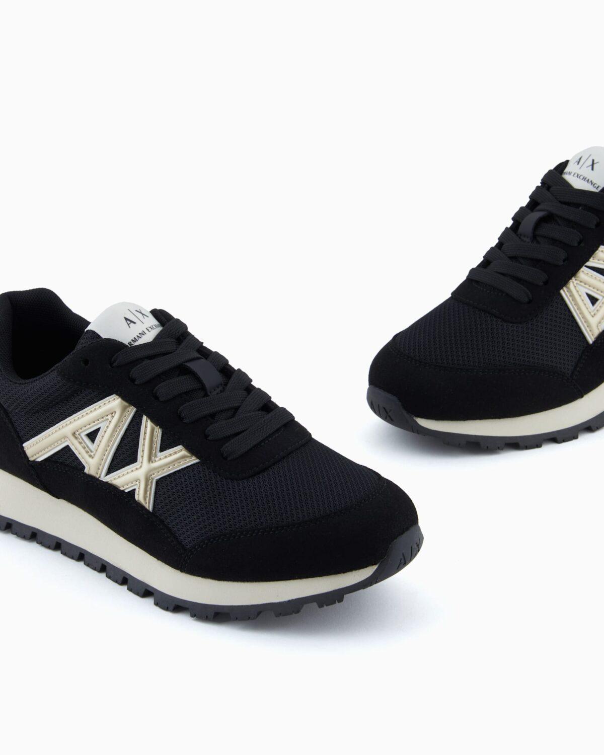 Zapatillas con paneles de malla y suela de goma texturizada Armani Exchange - Negro