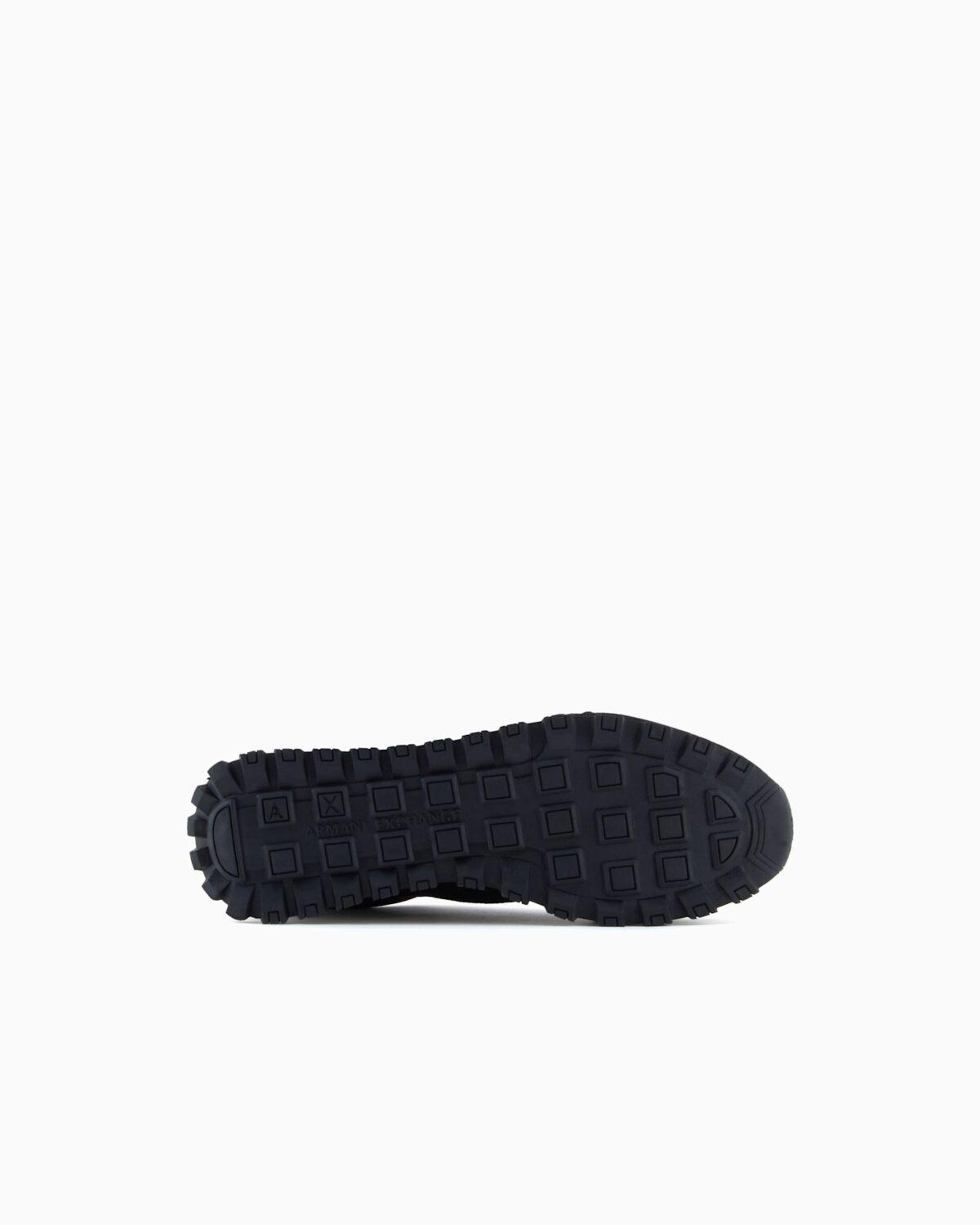 Zapatillas con paneles de malla y suela de goma texturizada Armani Exchange - Negro
