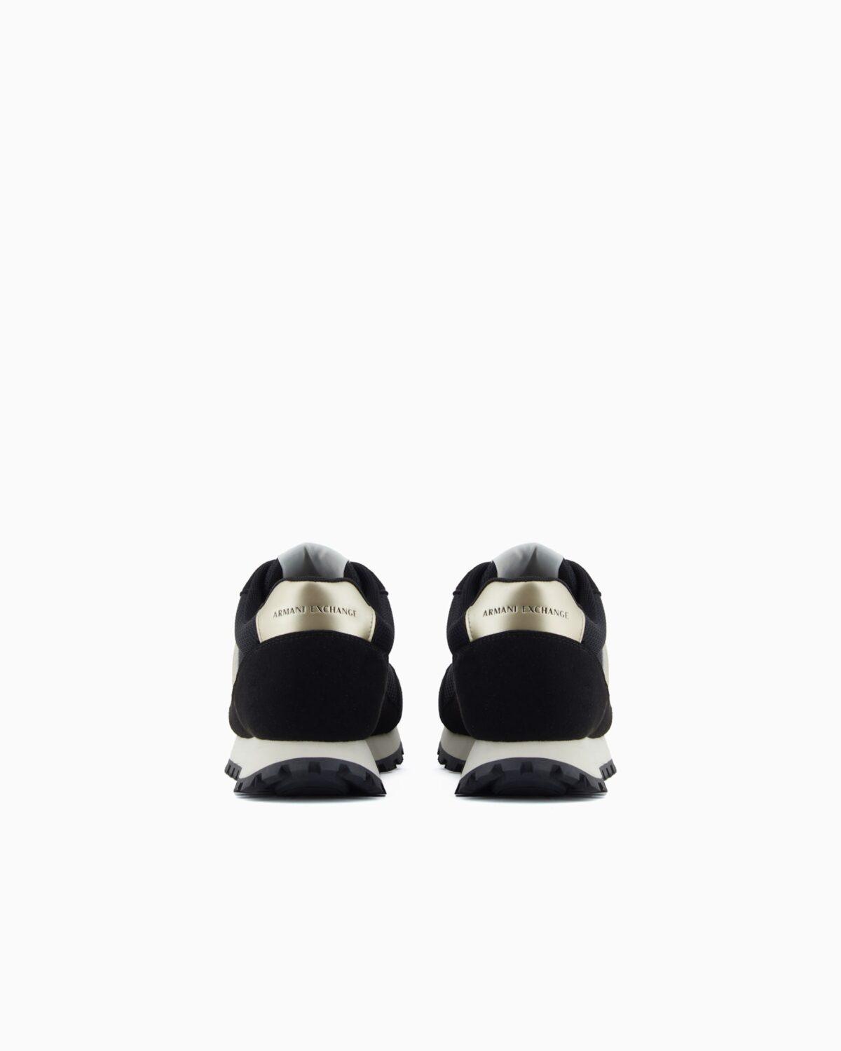 Zapatillas con paneles de malla y suela de goma texturizada Armani Exchange - Negro