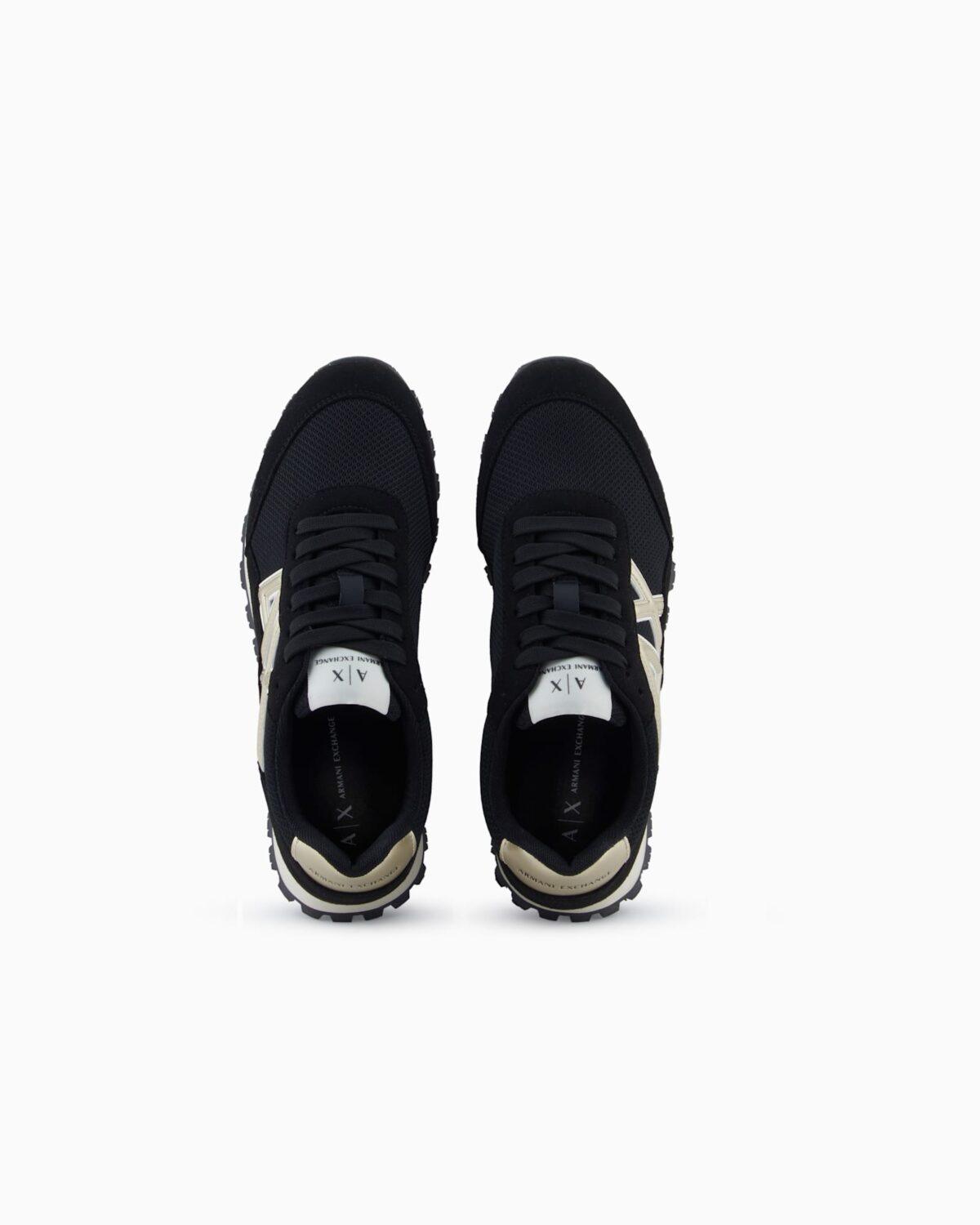 Zapatillas con paneles de malla y suela de goma texturizada Armani Exchange - Negro