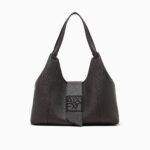 Bolso de hombro texturizado con placa de logotipo Armani Exchange – Marrón