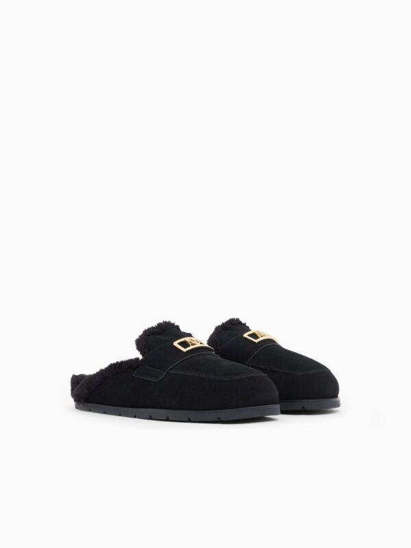 Zuecos de serraje con forro de pelo y detalle metálico Armani Exchange - Negro
