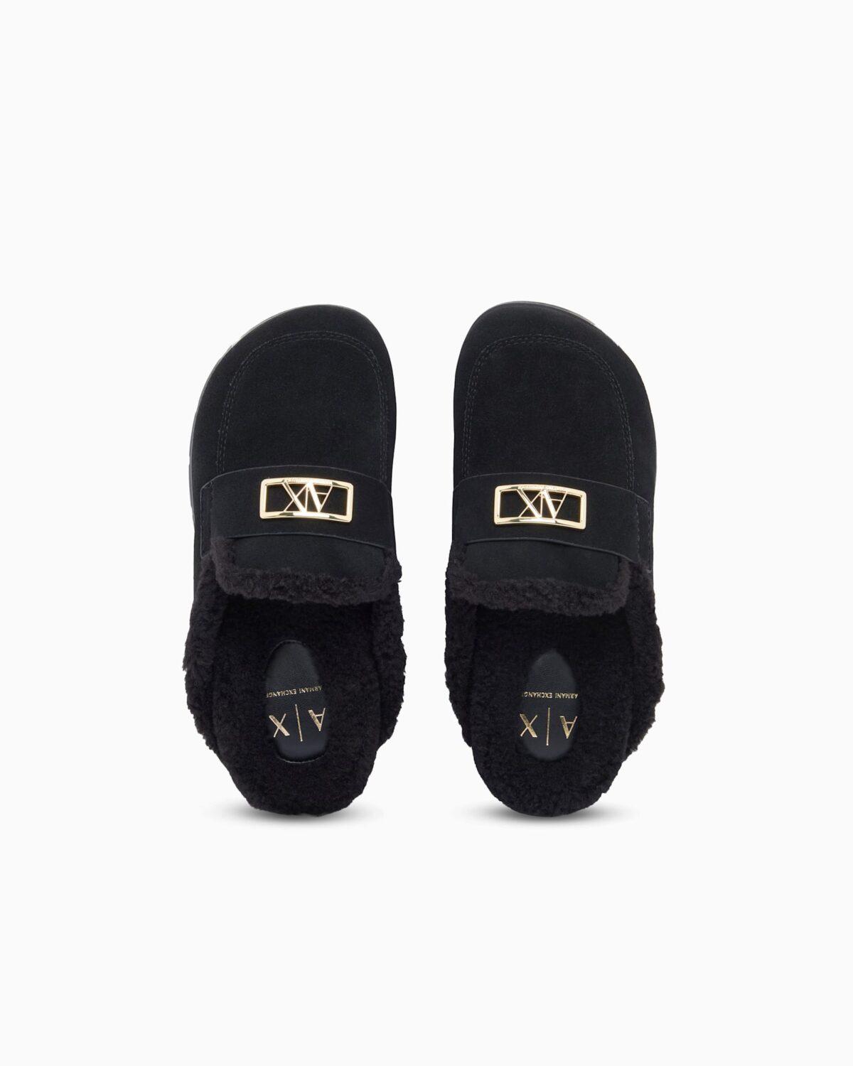 Zuecos de serraje con forro de pelo y detalle metálico Armani Exchange - Negro